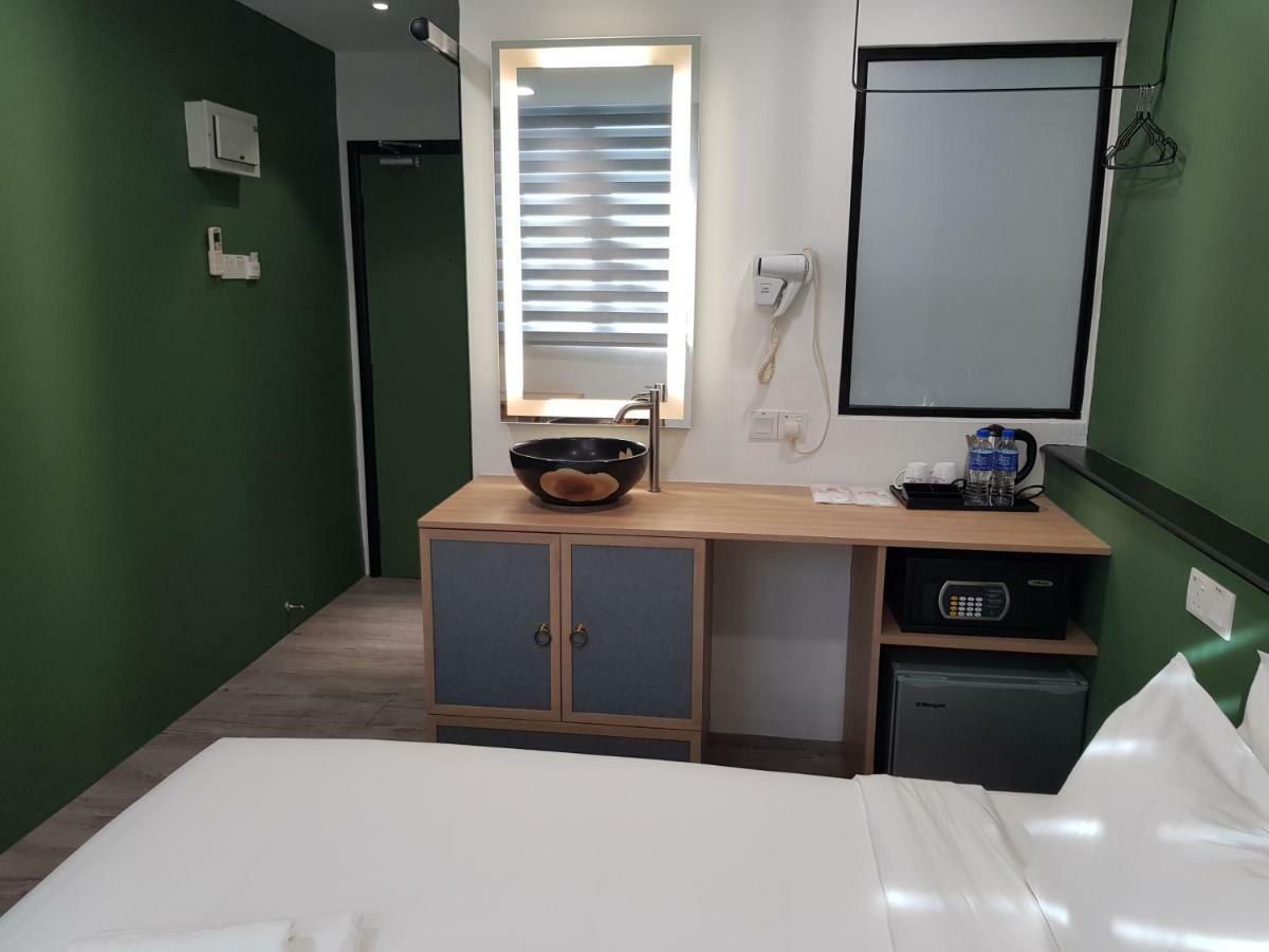 Bloommaze Boutique Hotel Кланг Экстерьер фото
