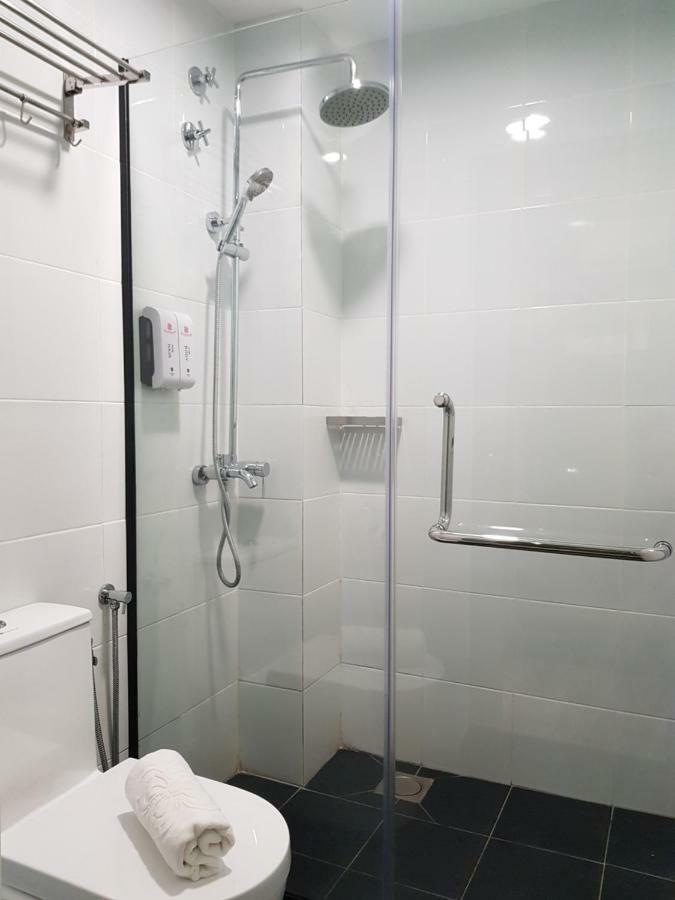 Bloommaze Boutique Hotel Кланг Экстерьер фото